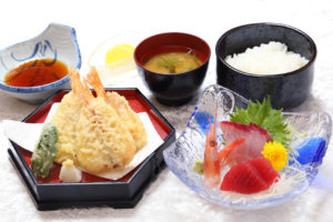 のどぐろ(アカムツ)天と海の恵み刺身定食￥1480