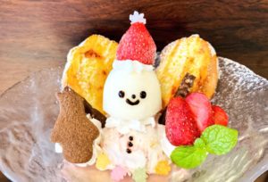 ゆきだるまちゃんのふんわりデザートプレート 600円
